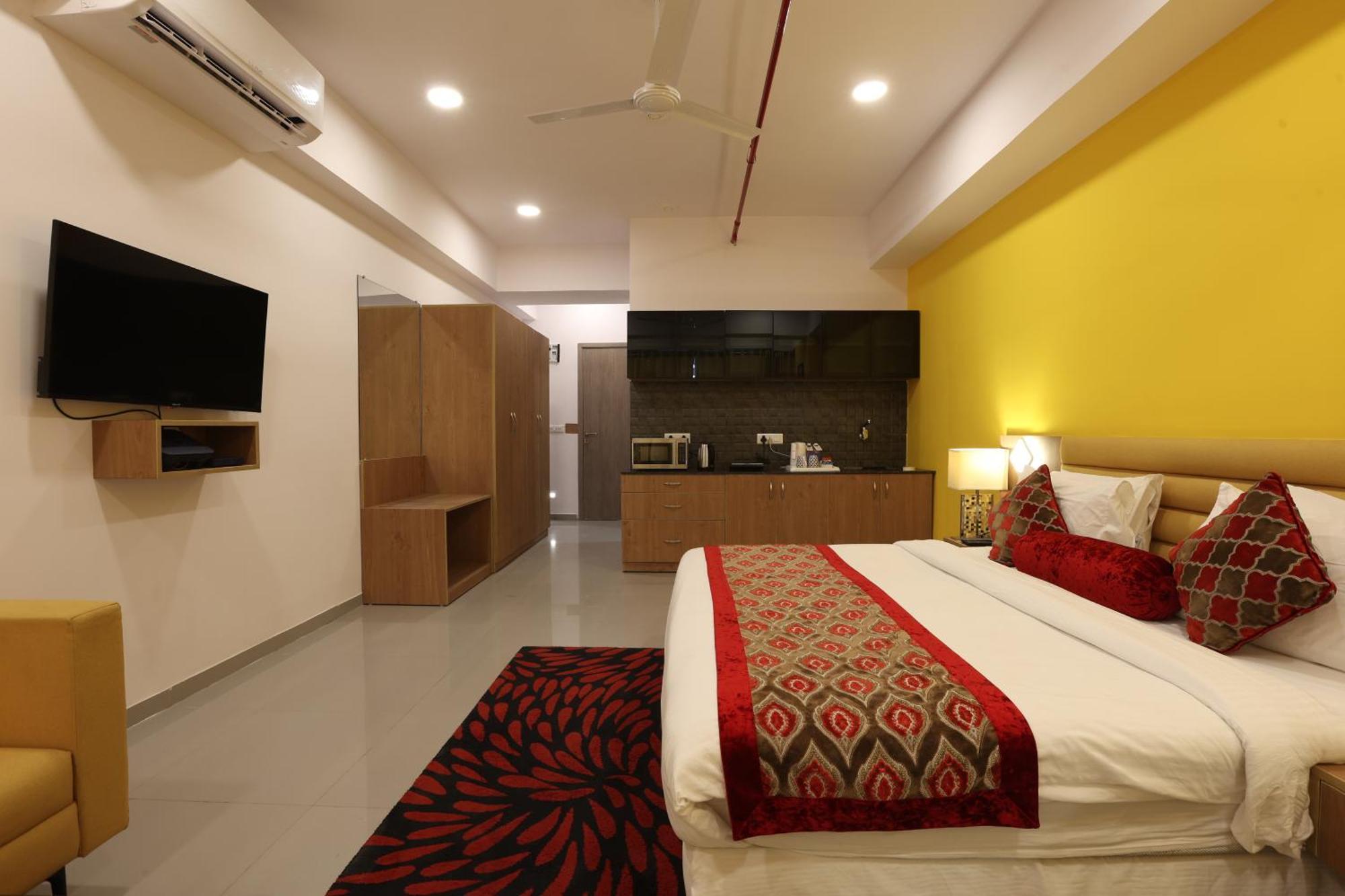 גנדהינאגר Hotel Downtown מראה חיצוני תמונה