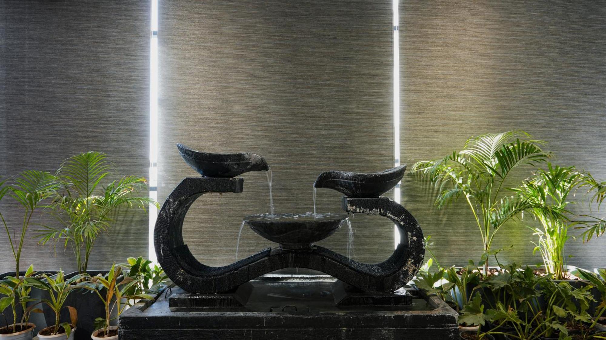גנדהינאגר Hotel Downtown מראה חיצוני תמונה