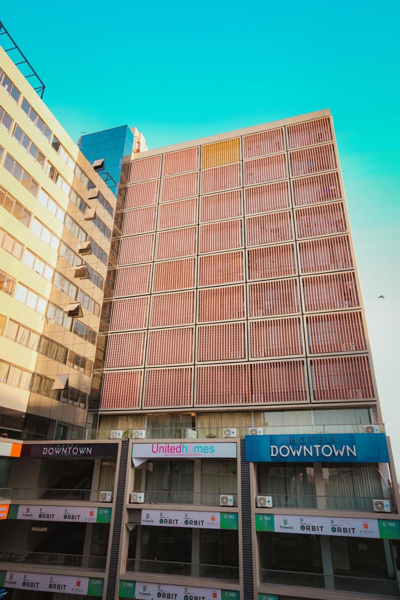 גנדהינאגר Hotel Downtown מראה חיצוני תמונה