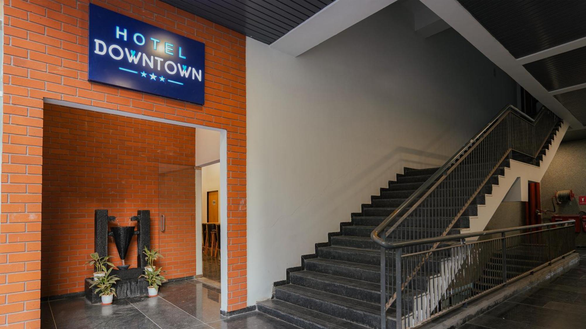 גנדהינאגר Hotel Downtown מראה חיצוני תמונה